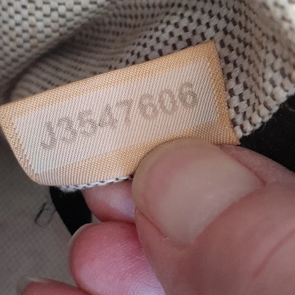 Dooney & Bourke Logo Lock - Picture 9 of 10